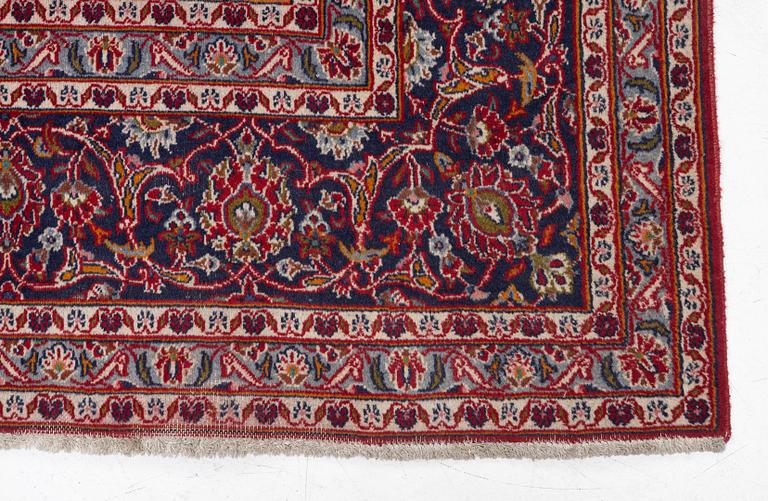 Matta, Meshed, ca 372 x 290 cm.