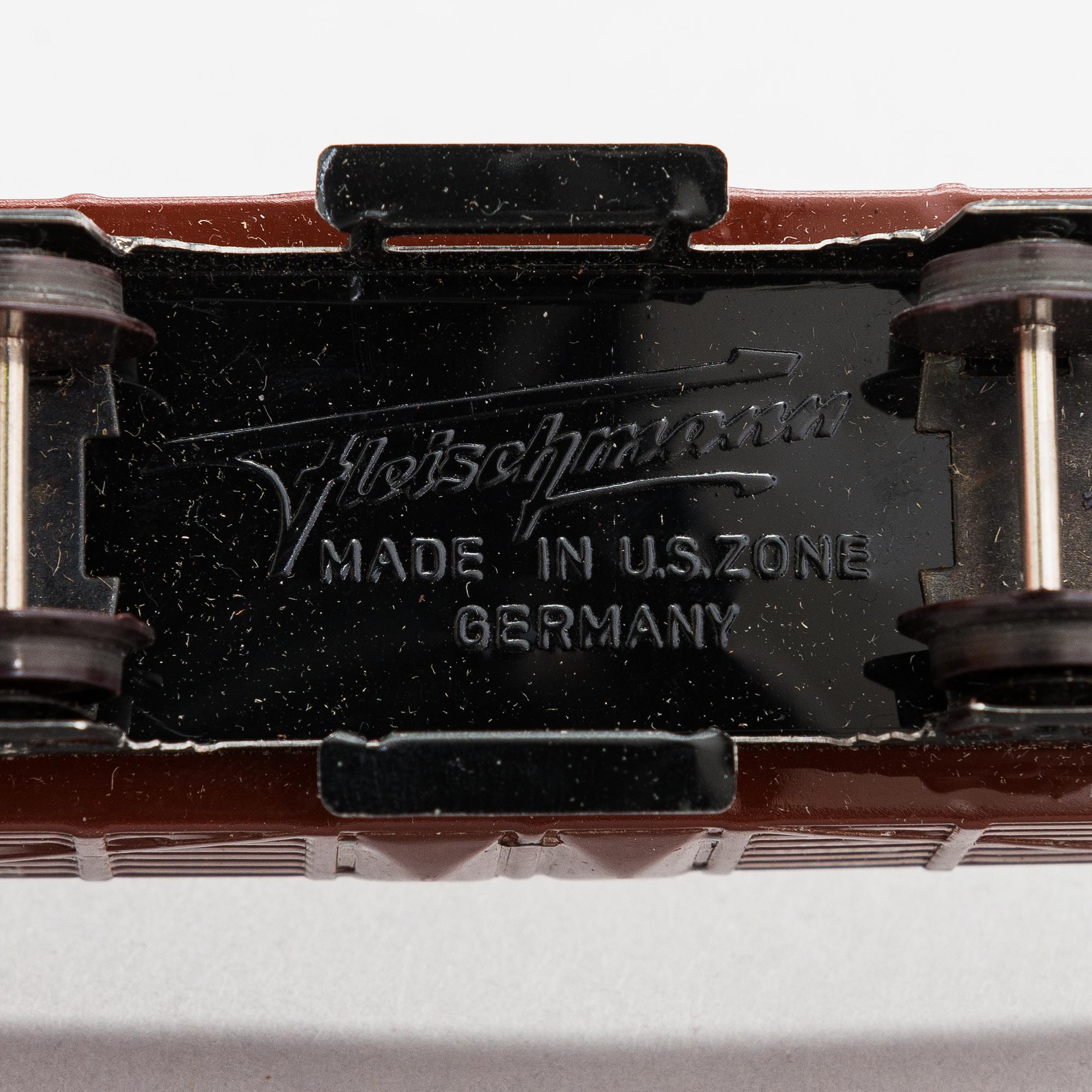 A Fleischmann train set, 7 pieces, second half of the 20th century.