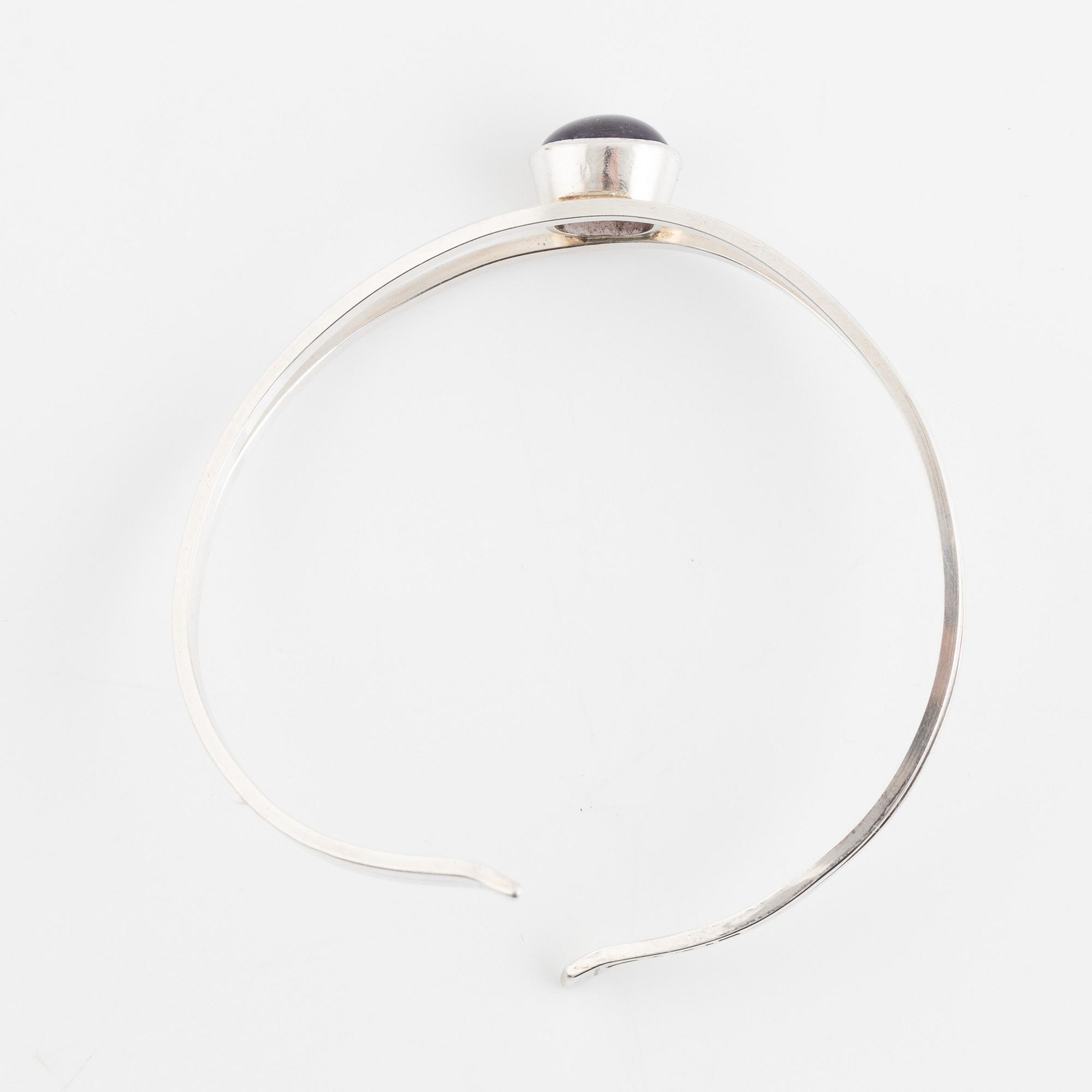 Martin Öhman, silver bangle.
