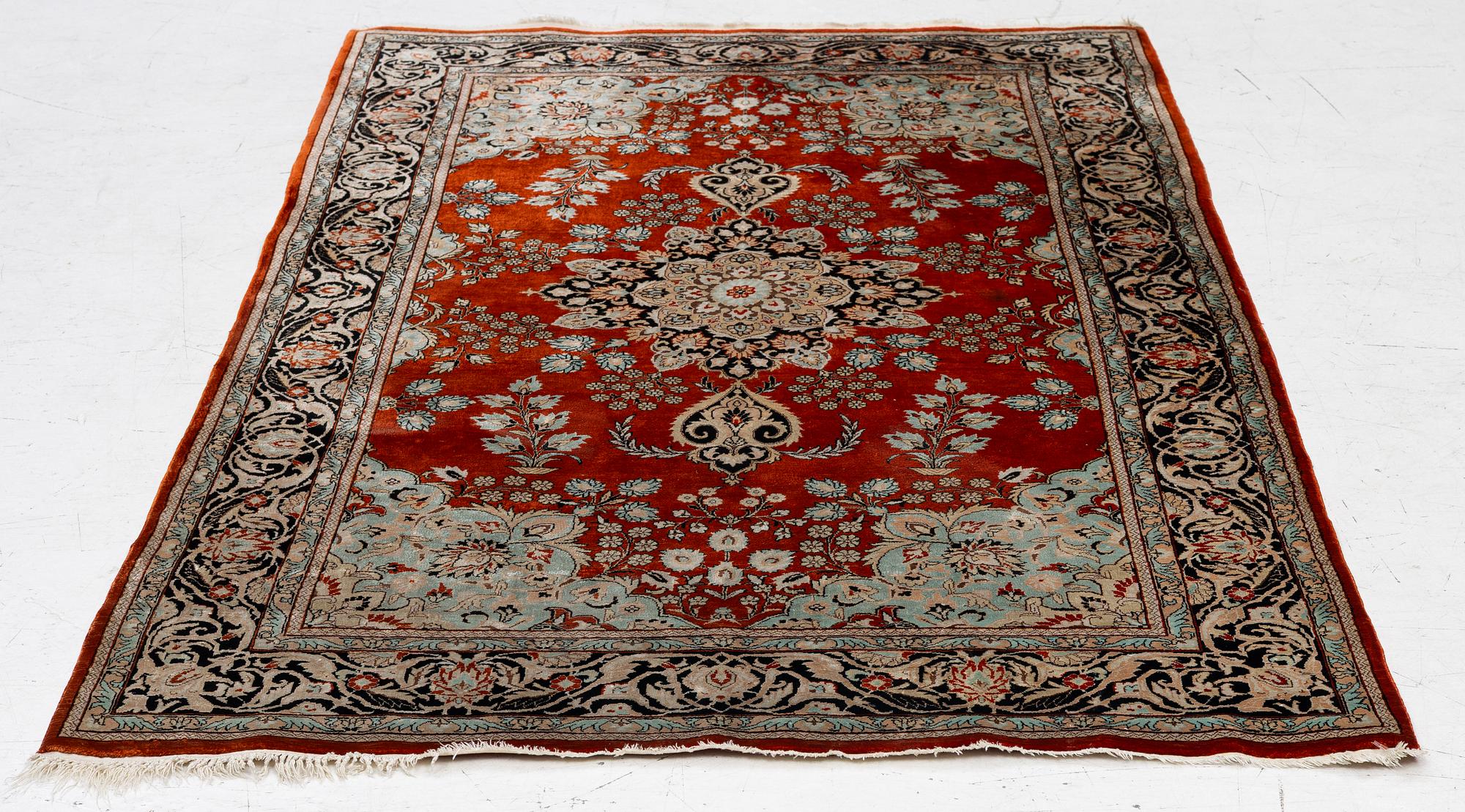 Carpet, Tabriz, silk, approx. 152 x 92 cm.