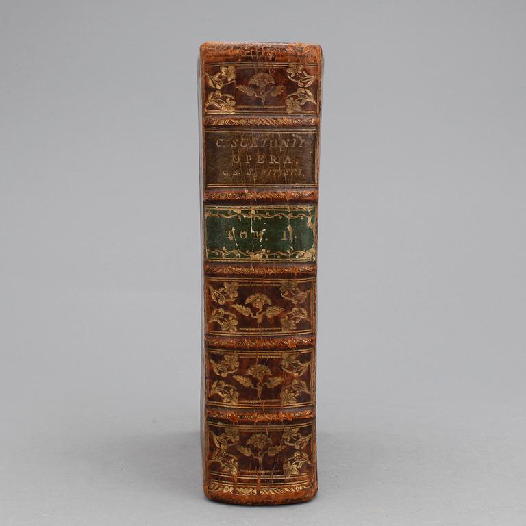 BÖCKER, 2 st, bla "Kerckelycke Historie van de Gheheele Werelt...", av P.Cornelius Hazart, Antwerpen 1671.