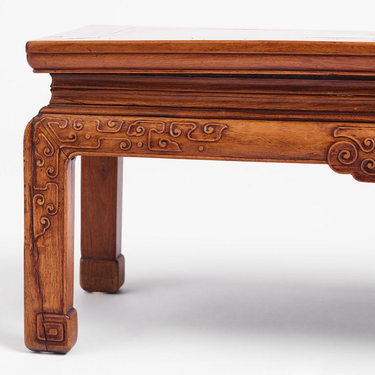 A huanghuali low table, Qing dynasty, 19th century.