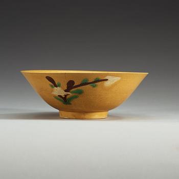 A yellow, aubergine and green glazed bisquit bowl, Qing dynasty, Kangxi (1662-1722).