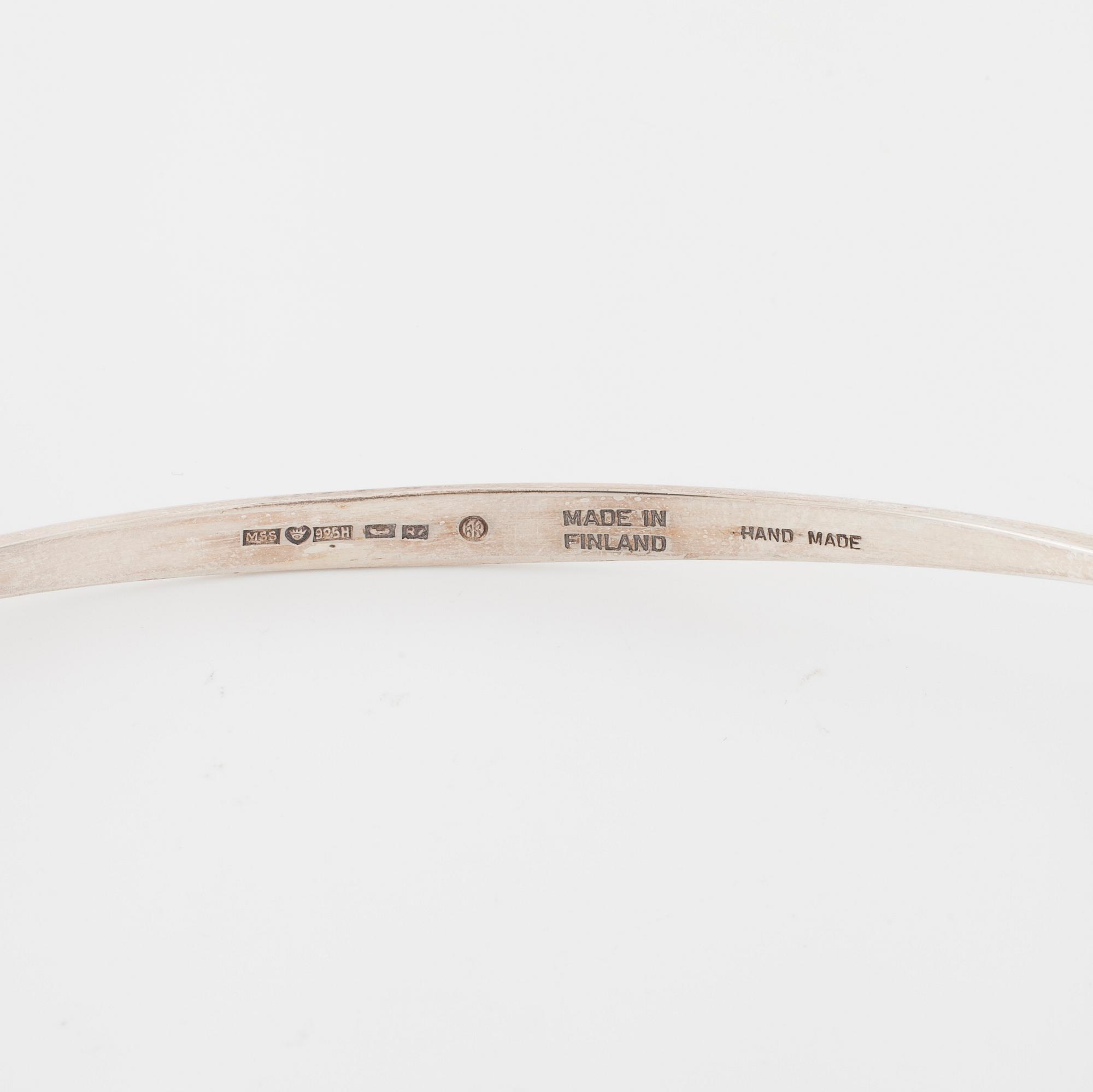 MAURI SARPARANTA, Helsingfors, 1970, a necklace.