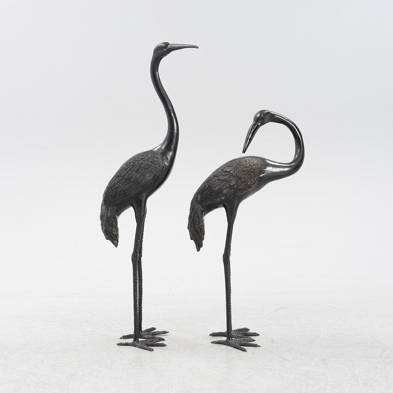 Dekorationsfåglar, ett par, patinerad metall, 1900-tal.