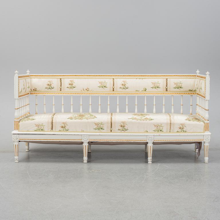 A Gustavians sofa from around the year 1800.