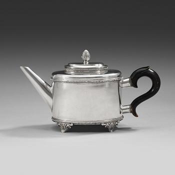 1003. A Swedish 18th century silver tea-pot, marks of Sephan Westerstråhle, Stockholm 1798.