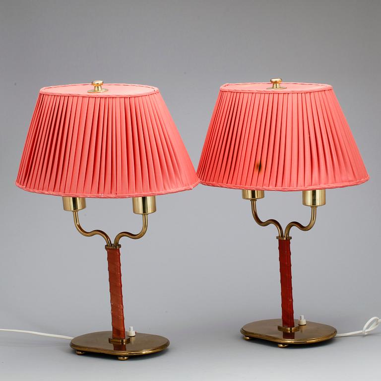 BORDSLAMPOR, ett par, modell 2388, Josef Frank, Firma Svenskt Tenn.