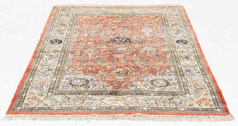 Matta, silke Ghom, ca 205 x 135 cm.