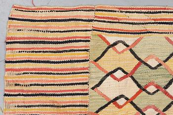 Barbro Nilsson, a drape, "Vingåkra". Tapestry weave. 193,5 x 161 cm.