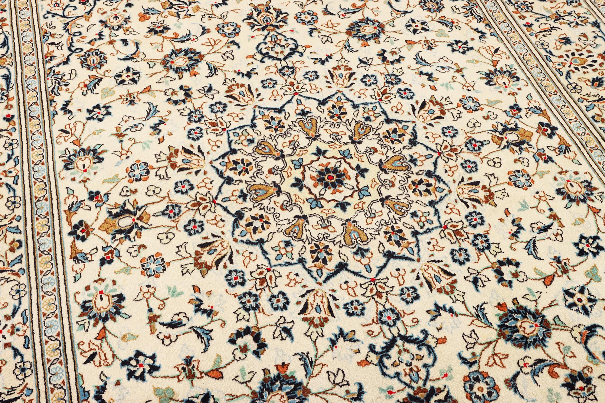 Matta, Keshan, ca 295 x 193 cm.