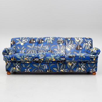 Josef Frank, a model 703 sofa, Firma Svenskt Tenn.