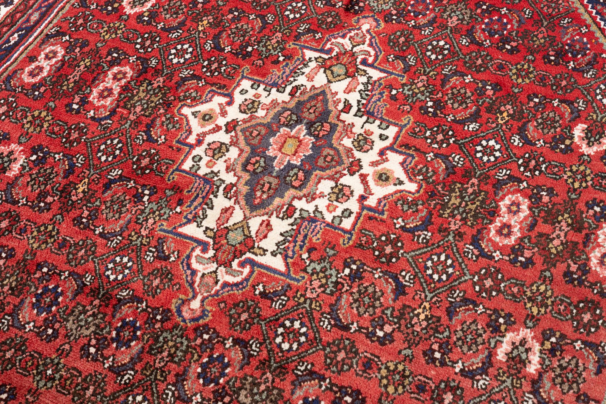 Matta, Hamadan ca 297 x 217 cm.