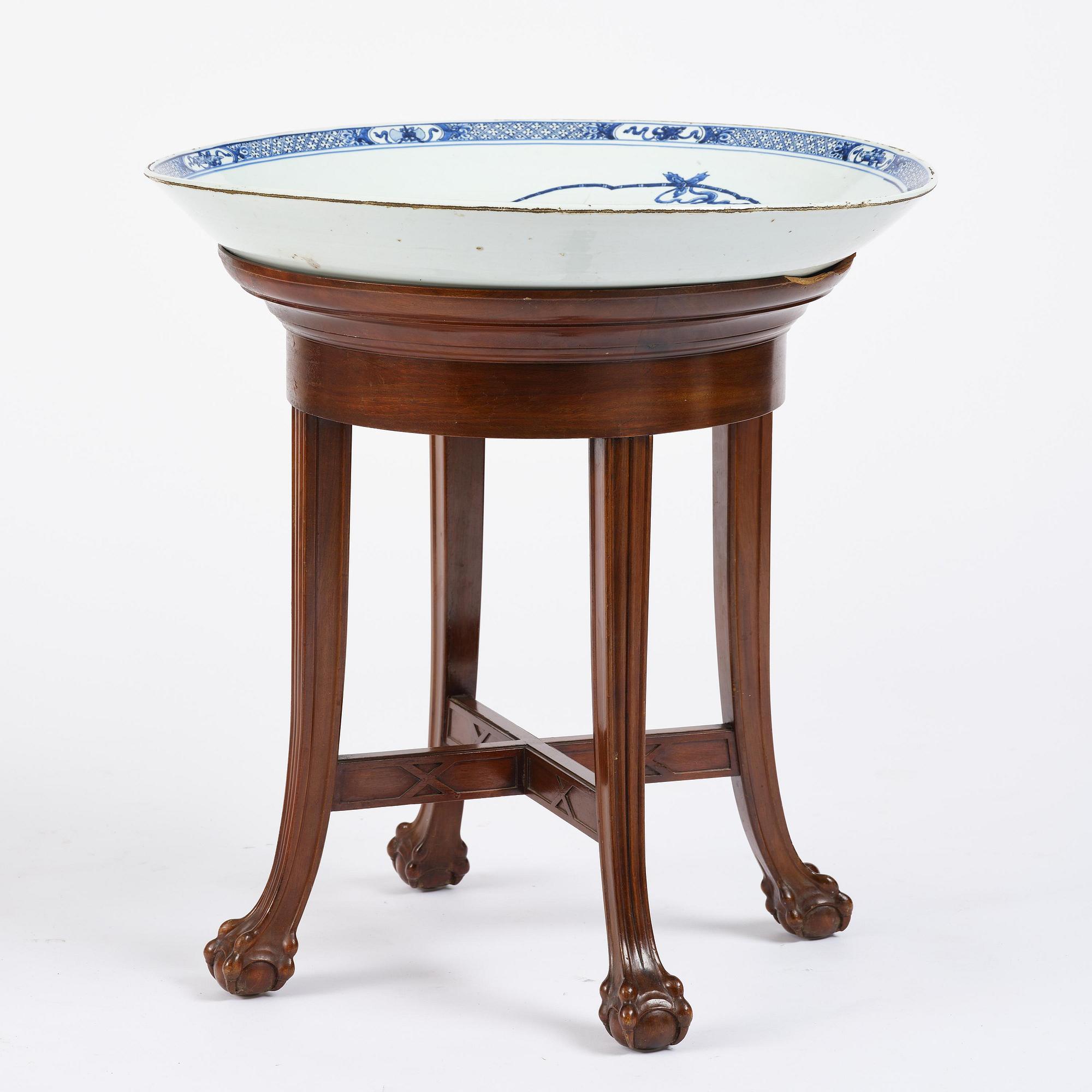 A massive blue and white charger, Qing dynasty, early Kangxi (1662-1722) with a Yu Tang Jia Qi mark.