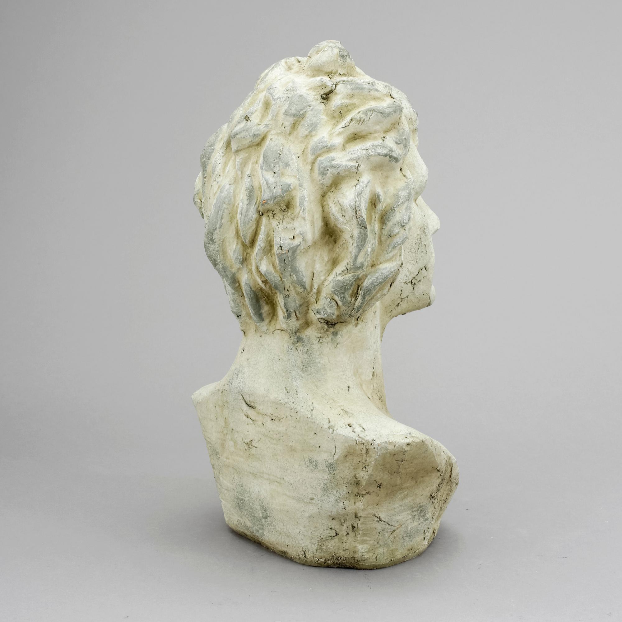 SKULPTUR, bemålat och patinerat lergods, 1900-tal.