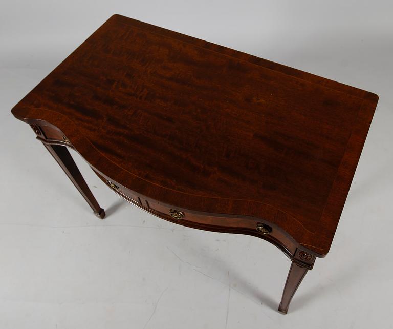 DAMSKRIVBORD, England, 1900-talets mitt.