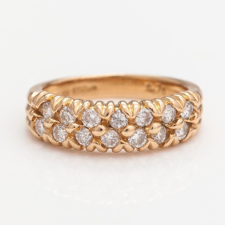 Ring, 18K guld, diamanter ca 0.70 ct tot. Sverige.