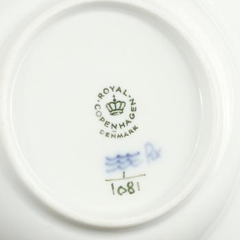 SERVISDELAR, 39 st, "Musselmalet", Royal Copenhagen.