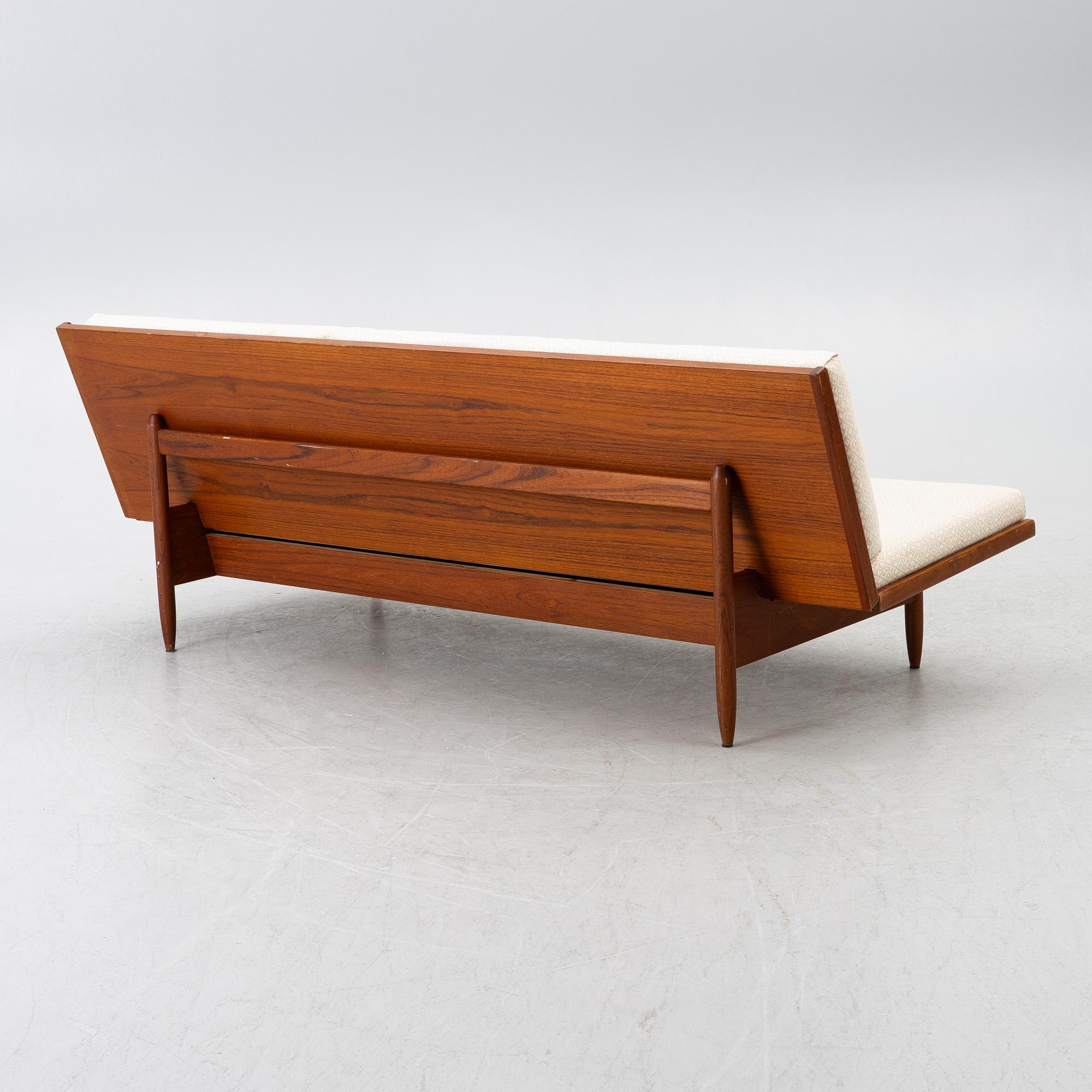 A 1950's/60's sofa/foldable bed.