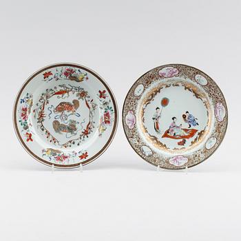 TALLRIKAR, 2 st, porslin, Kina, 1700-tal.