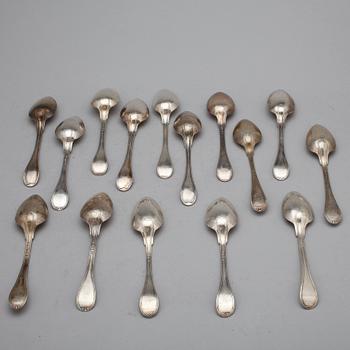 DESSERTSKEDAR, 15 st, silver, bland annat Pehr Zethelius, 1802, Stockholm. 1800-talets första hälft. Vikt ca 600 gram.