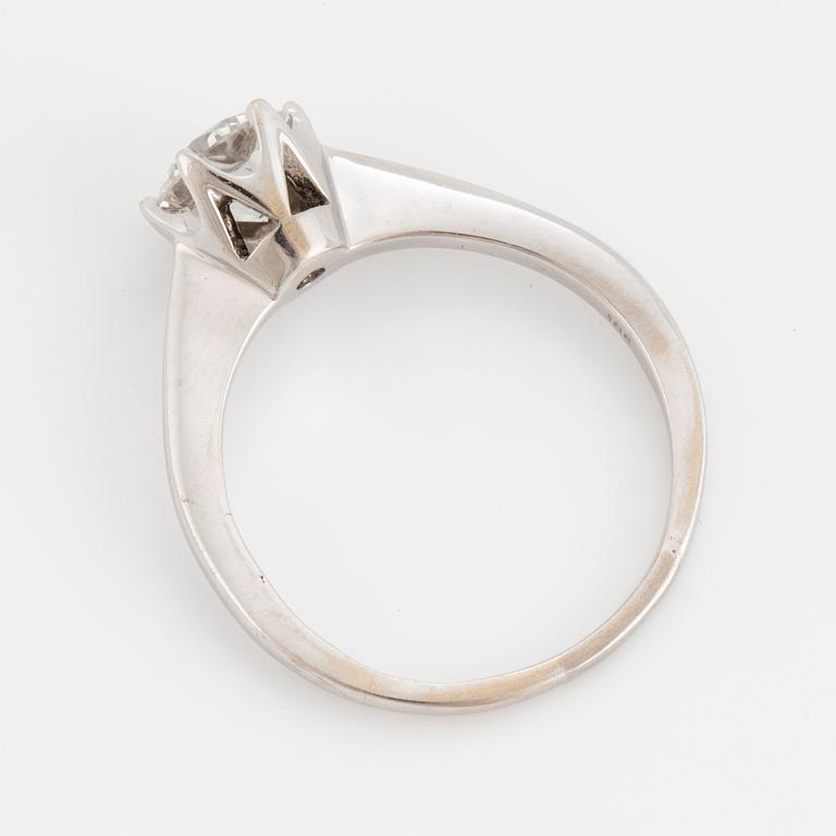 A brilliant cut diamond ring, circa 0,97 ct.