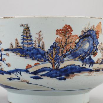 A large blue and white fish bowl/punch bowl, Qing dynasty, 18th Century.