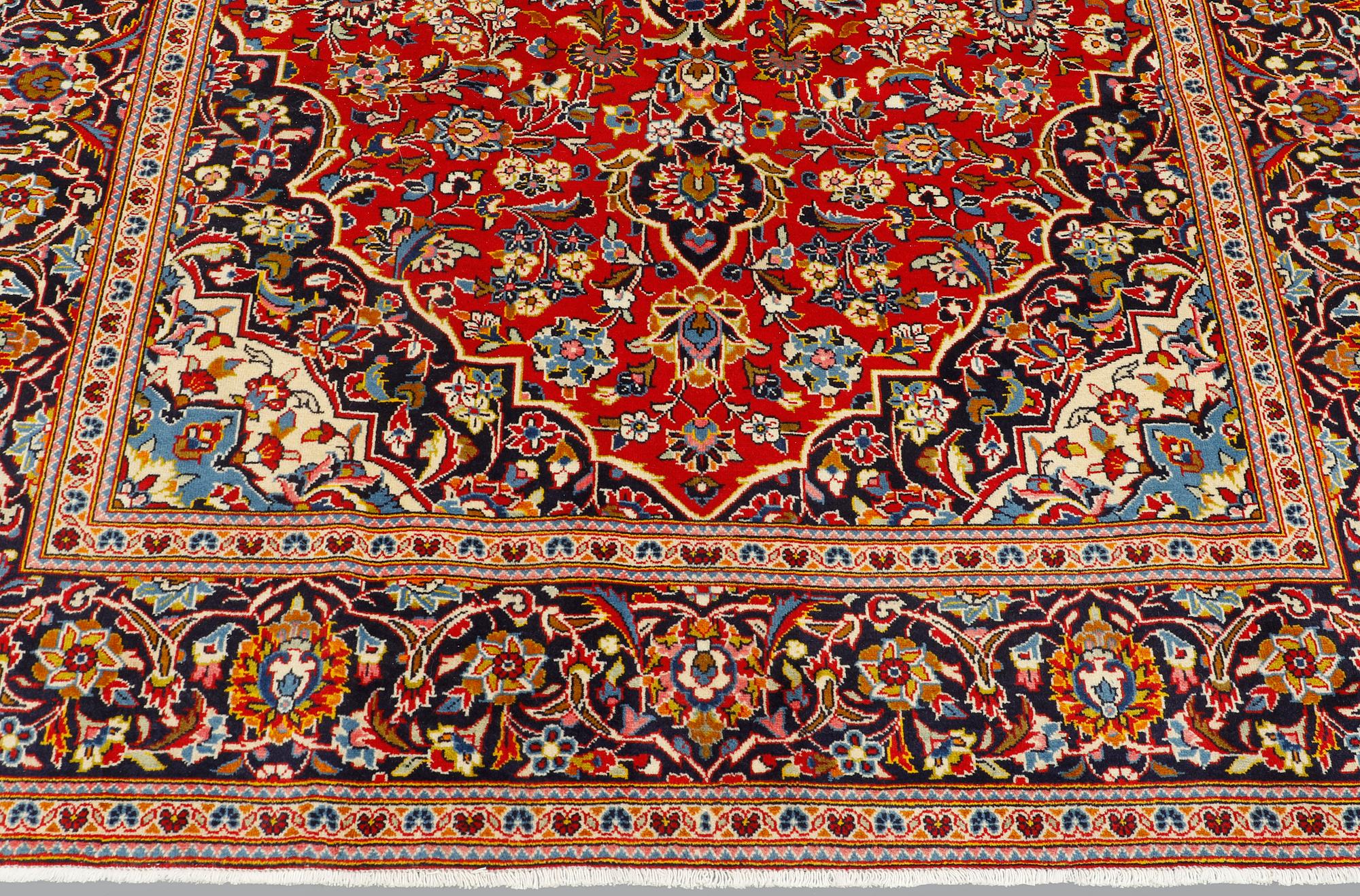 A Keshan carpet, c. 314 x 197 cm.
