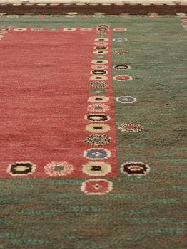 CARPET. "Tusenskönan" ("Bellis"). Knotted pile. 363,5 x 267 cm. Signed AB MMF.