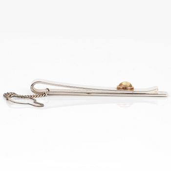 SLIPSNÅL, sterling silver med cabochonslipad kvarts, Rolf Karlsson, Stockholm, 2003. Total vikt ca 16,24 g.