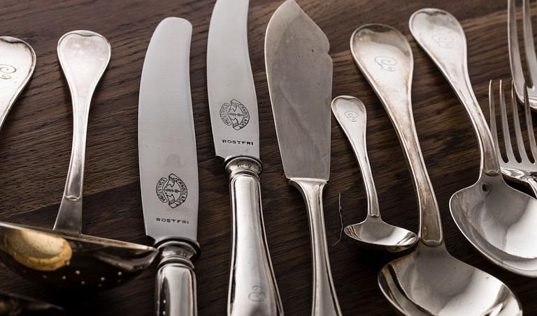 BESTICK, 208 dlr, "Svensk", silver, 1920-tal, total vikt inkl rostfria knivskaft ca 9000 g.