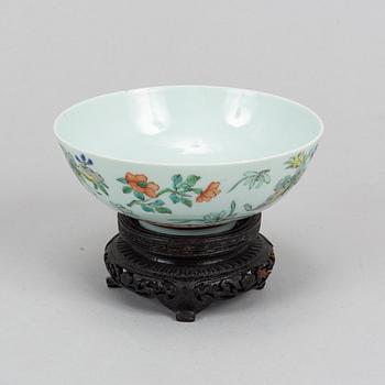 Two Chinese famille rose bowls, late Qing dynasty.