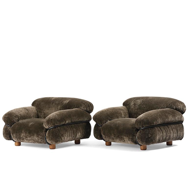 Gianfranco Frattini, a pair of "Sesann" armchairs, Tacchini, Italy, post 2015.