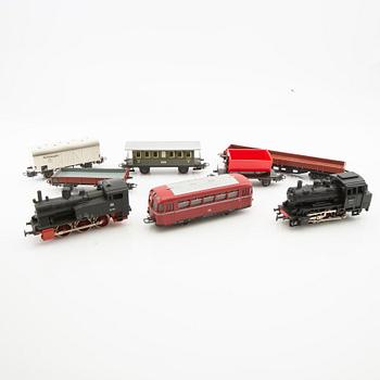 Märklin, 5 pcs. locomotives, including model 3052 and 3032, 10 cars of various models.