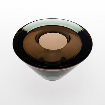 OIVA TOIKKA, VASE. Signed. Nuutajärvi Notsö. Late 1960s.