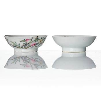 A set of six (5+1) small Chinese 'peaches' dishes, late Qing dynasty/Republic.