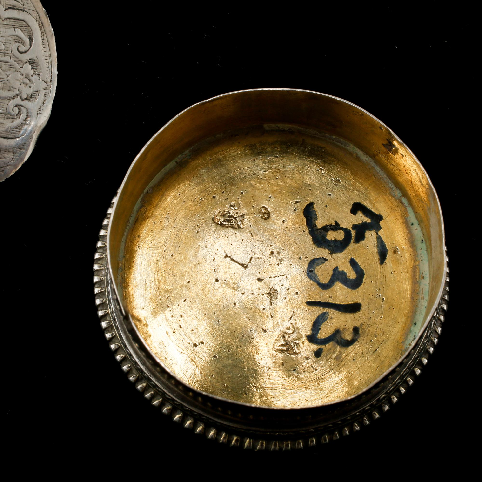 A Swedish 18th century parcel-gilt silver snuff-box, mark of G E Wendt, Gothenburg (1729-1735 (-53)).