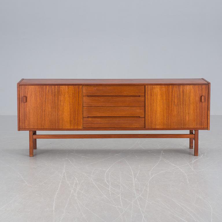 SIDEBOARD, "Arild", Nils Jonsson, Troeds, 1900-talets andra hälft.