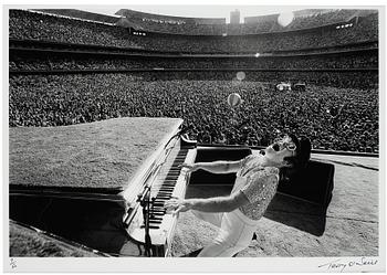 135. Terry O'Neill, 'Elton John, Dodgers Stadium, Howling', 1975.