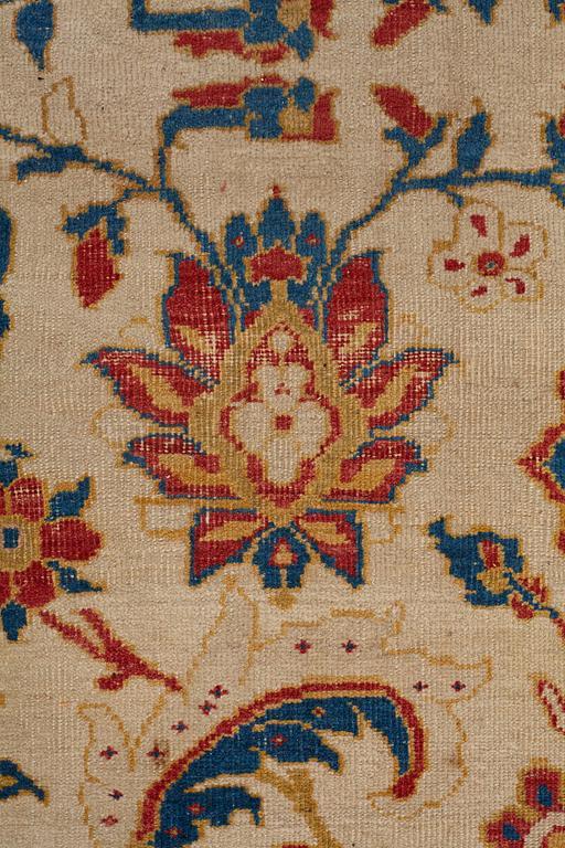 A CARPET, an antik Ziegler Mahal, ca 419,5 x 323,5 cm (as well as 1 cm flat weave at the ends).