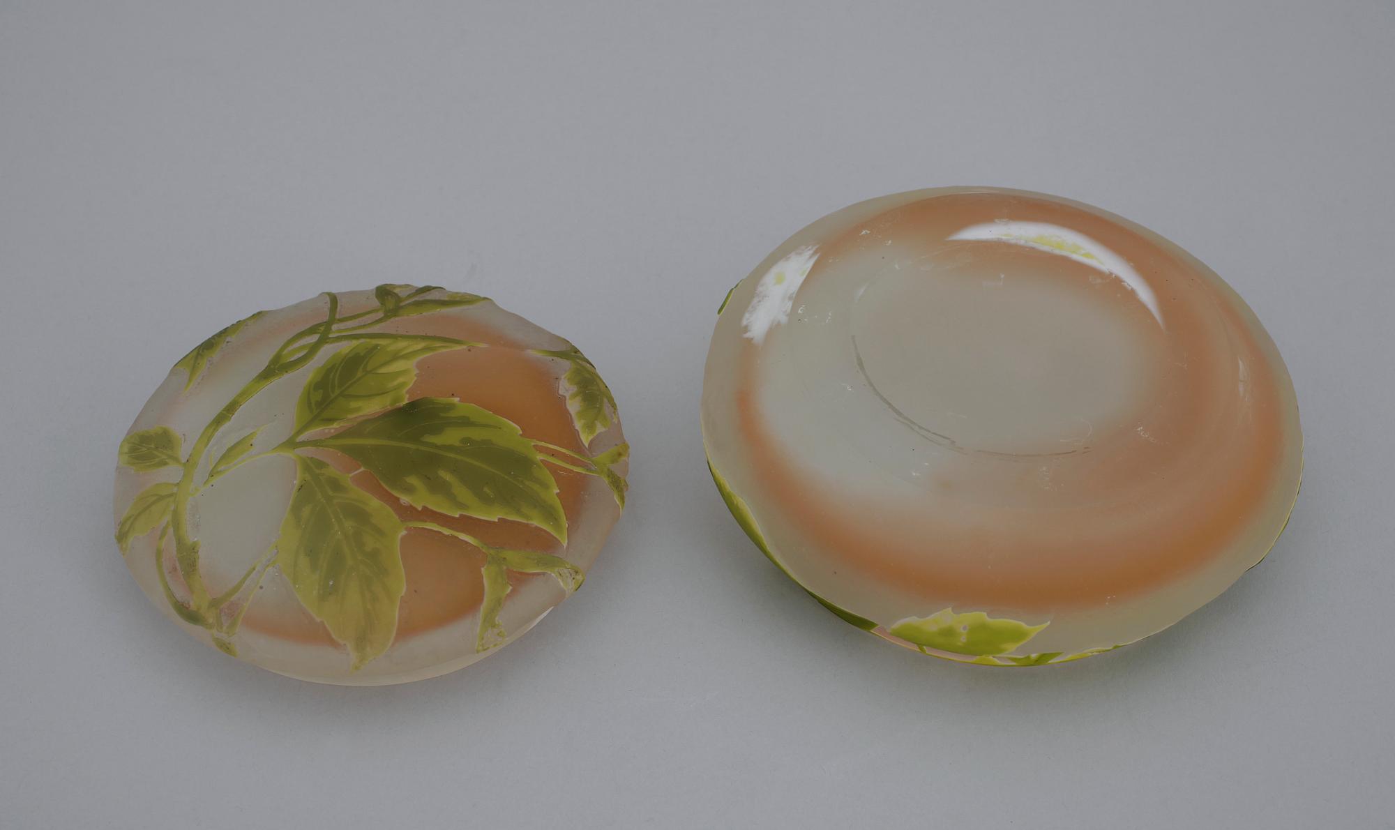 ASK MED LOCK, glas, Emile Gallé, Nancy, Frankrike. 1900-talets första hälft.