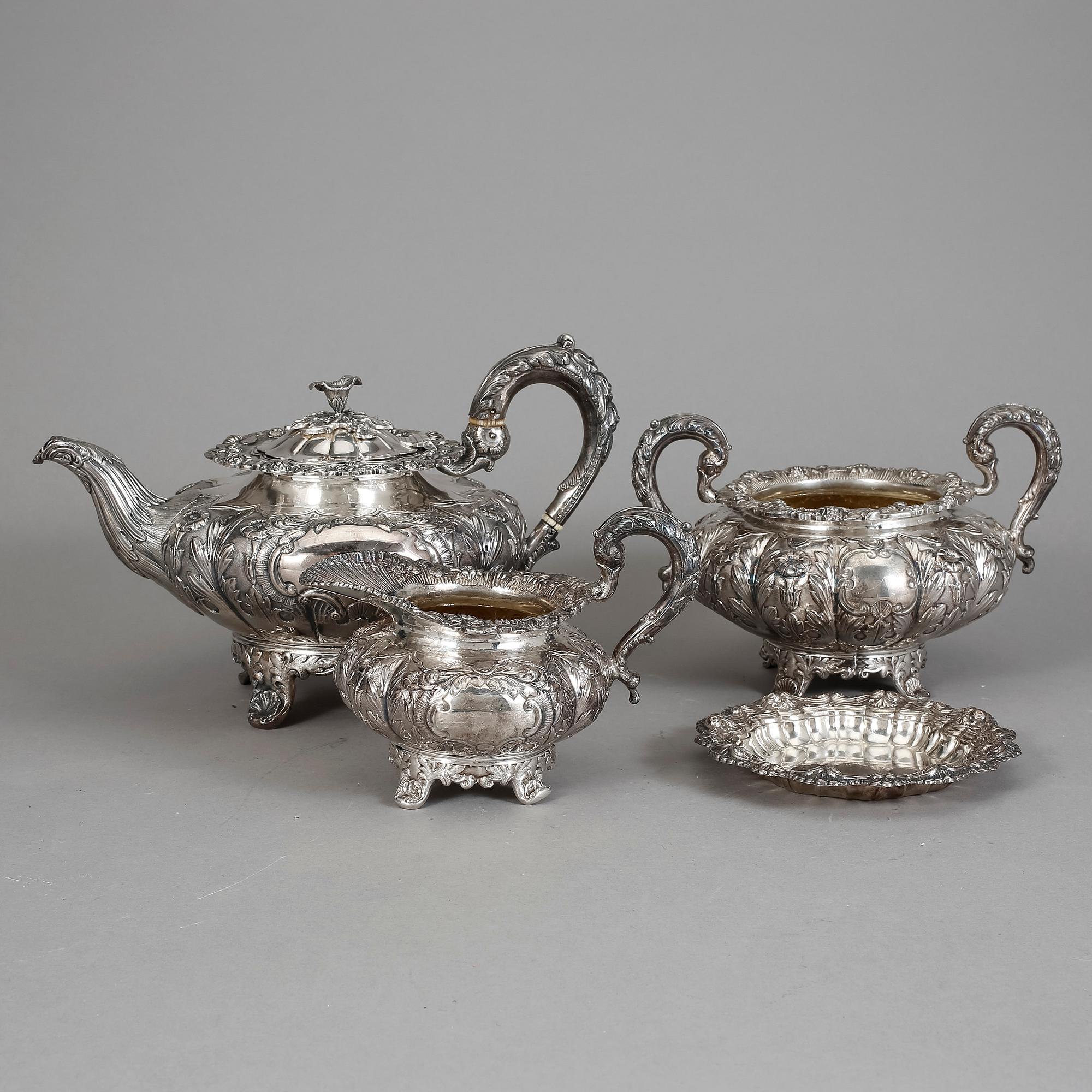 TESERVIS, 3 delar, sterling silver, James Lee Bass, Dublin 1838-39. Tot. vikt 2351 g.