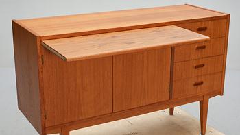 SIDEBOARD, 1900-talets tredje kvartal.