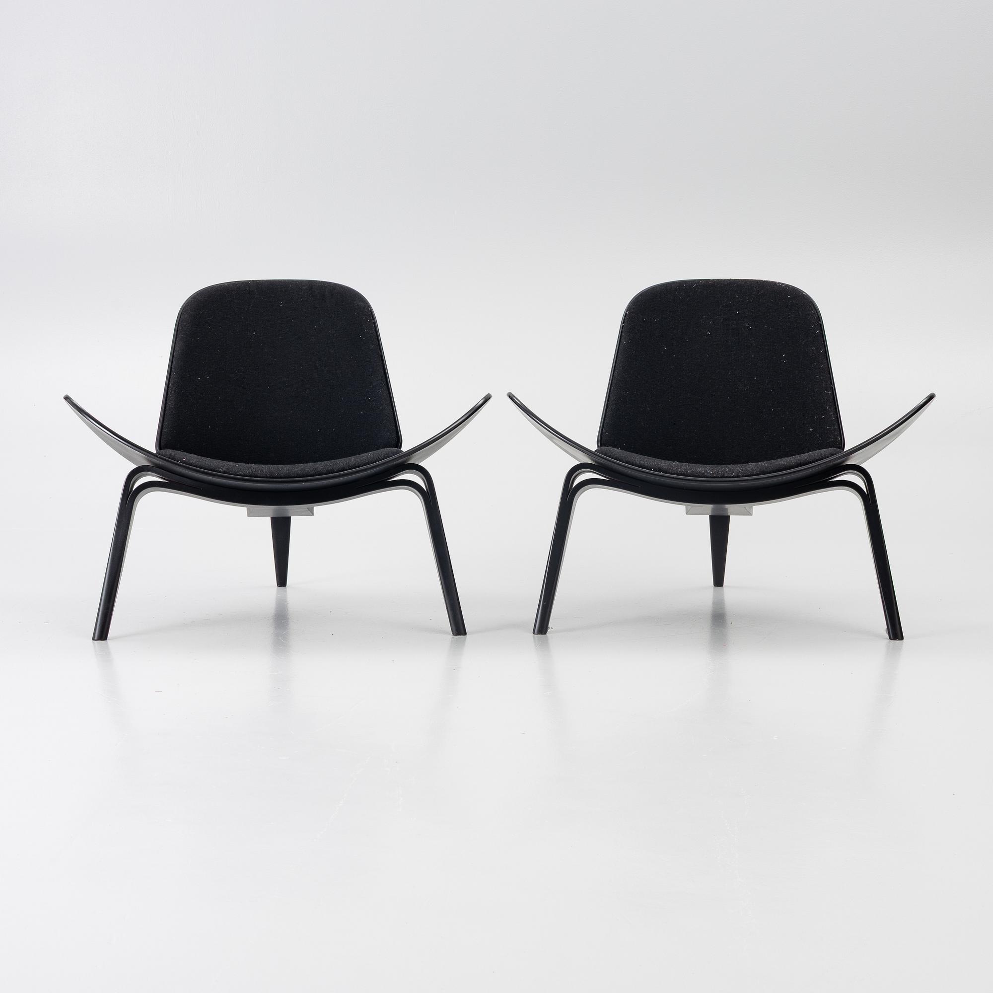 Hans J. Wegner, Fåtöljer, ett par, CH07, "Shell Chair", Carl Hansen, Danmark.
