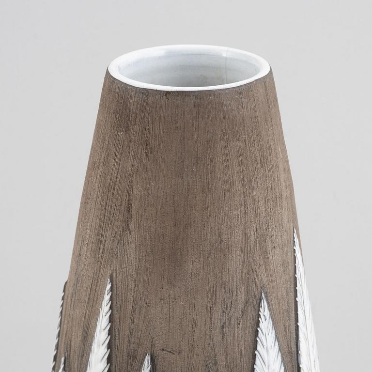 Anna-Lisa Thomson, a large 'Paprika' vase, Upsala-Ekeby.