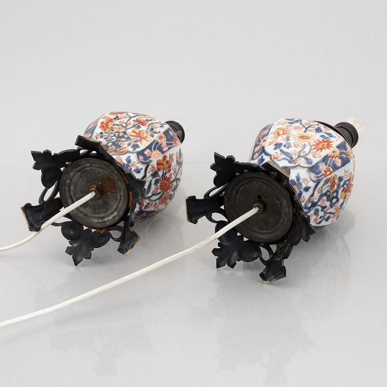 A pair of imari porcelain table lamps, CHina/Japan, around 1900.