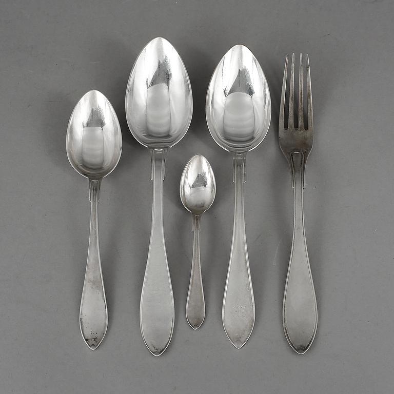SERVISDELAR, 21 stycken, silver, "Svensk spets", bla GAB, Stockholm, 1932. Vikt ca 106g.