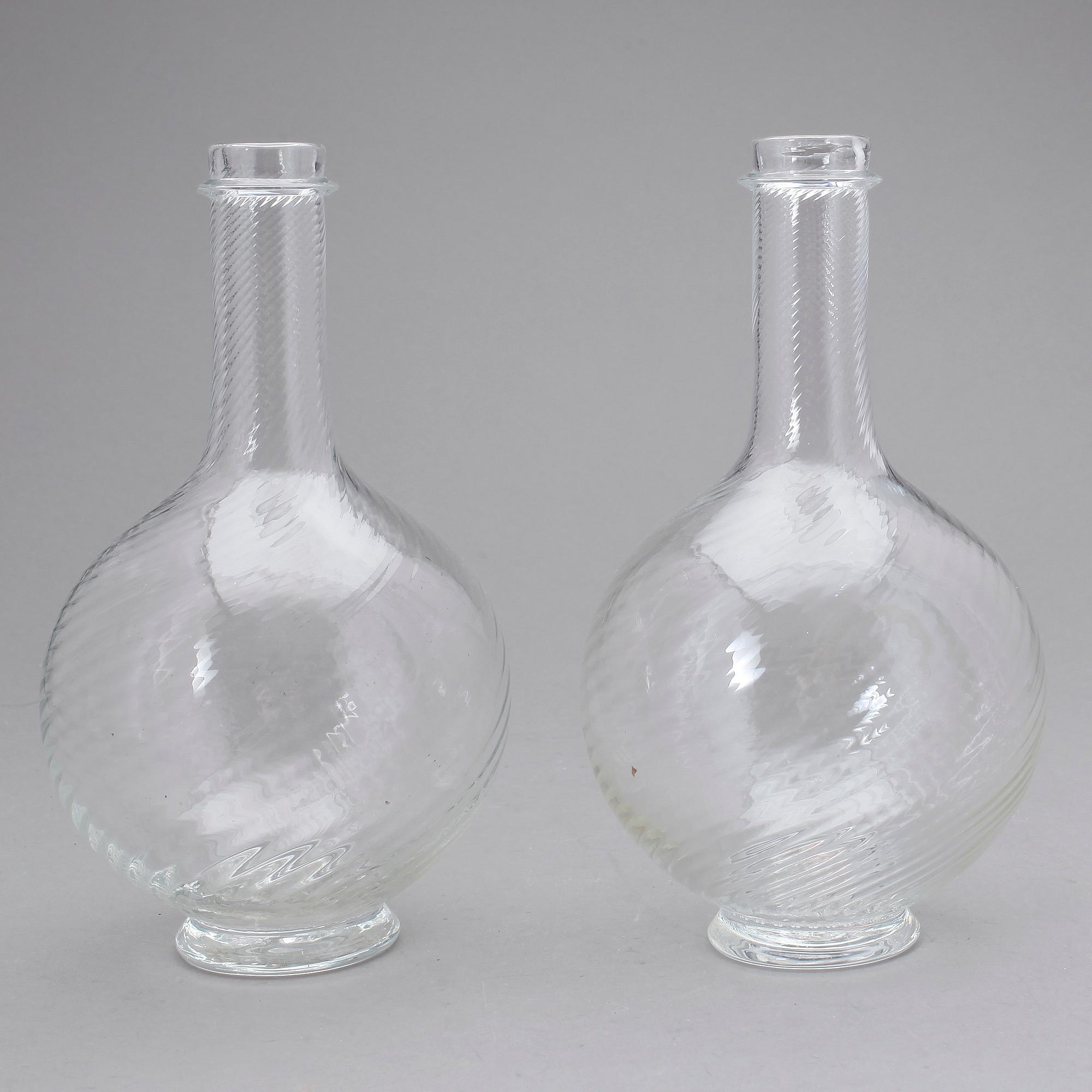 KARAFFER, ett par, glas, tidigt 1800-tal/1800-talets första hälft.