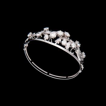 A BRACELET, 18K white gold, brilliant cut diamonds. Kalevi Piirainen, Helsinki 1974. Weight 24.4 g.