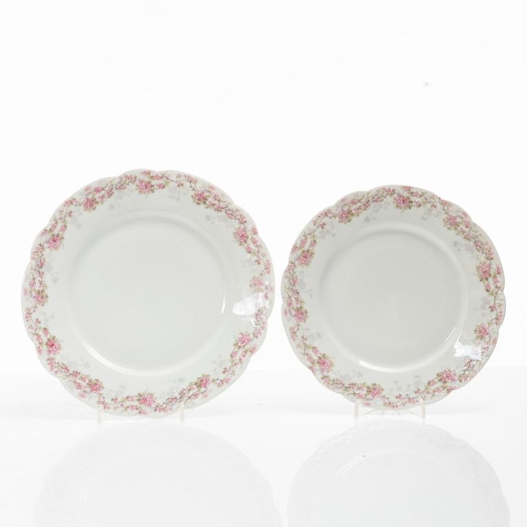 A 146-piece dinner service, Frank Haviland & Co, Paris Limoges, France, circa 1900.